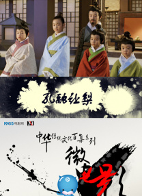 充满了泡沫的浴室